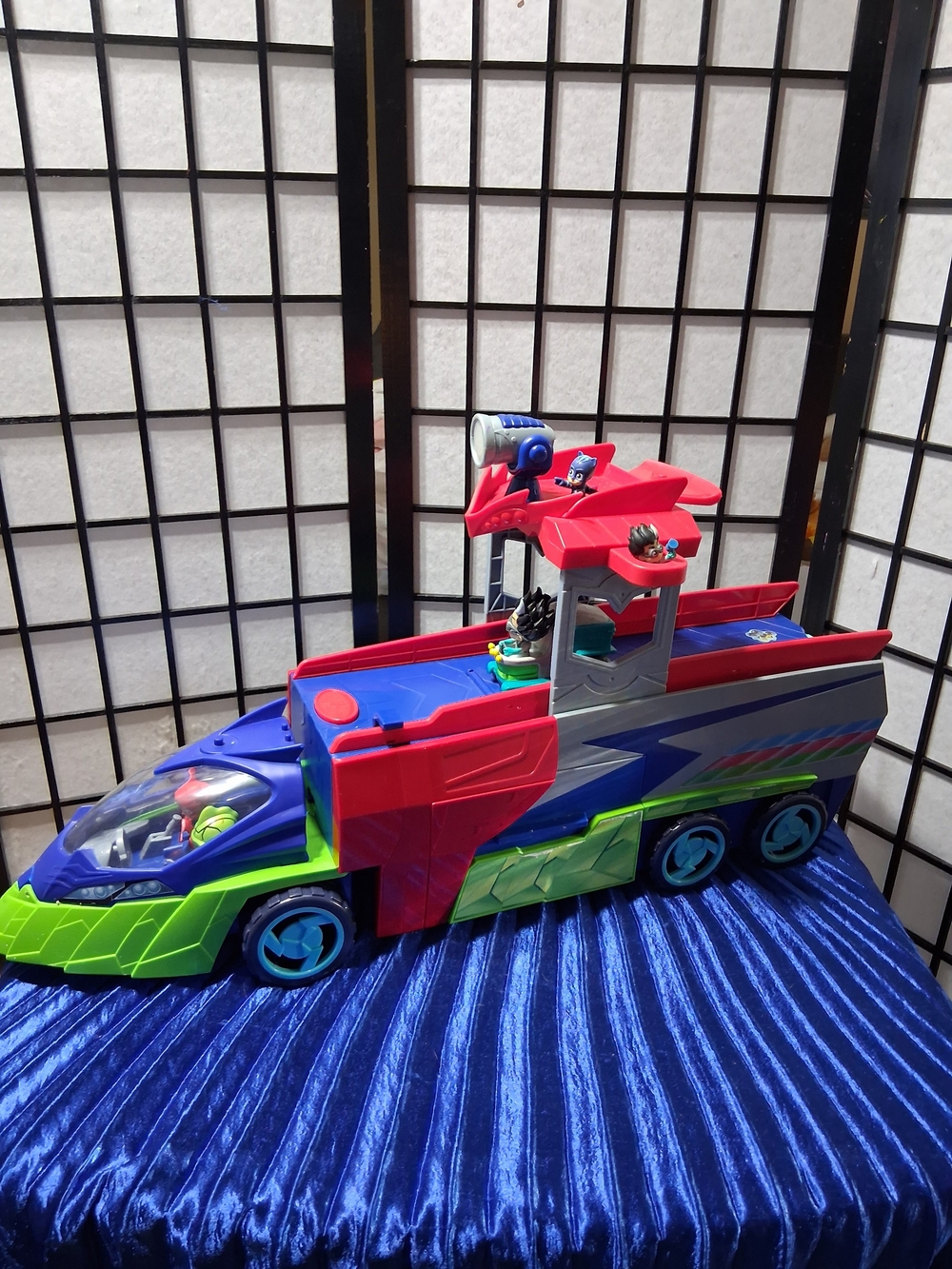 Paw Patrol Multi-Function Rescue Truck Playset - Blue, Red & Green